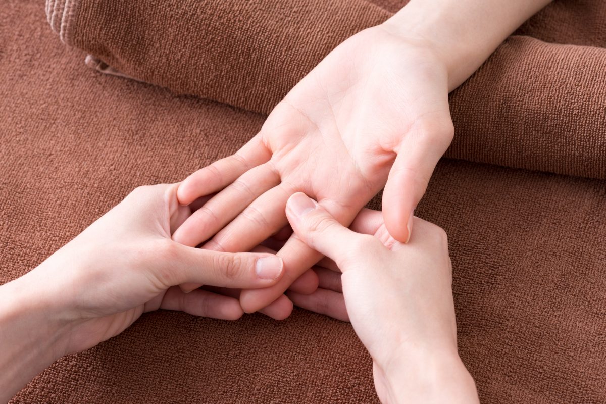 ハンドマッサージ