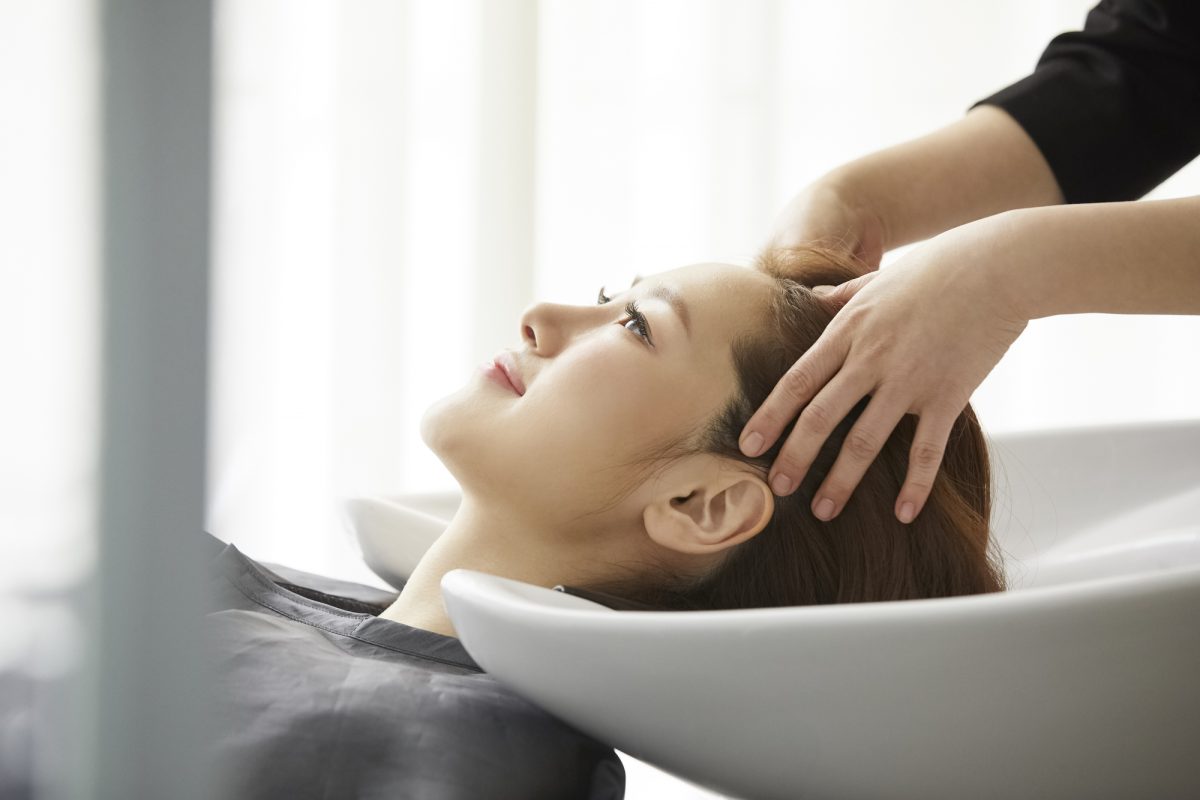 ヘッドマッサージ (マッサージ＋シャンプー＋トリートメント)